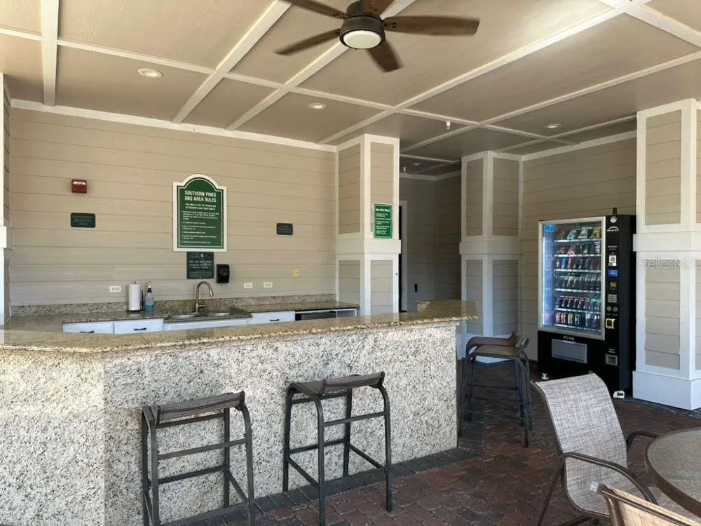 225 SOUTHERN PECAN CIRCLE #208 Winter Garden, FL 34787