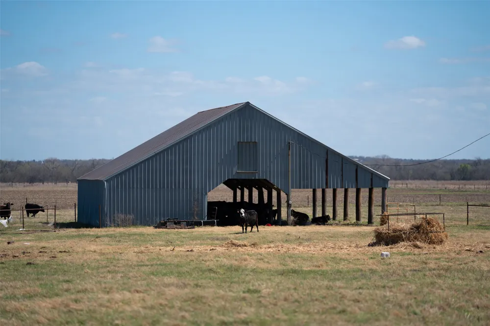 E 21st Street Cameron, TX 76520