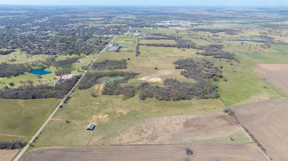 E 21st Street Cameron, TX 76520