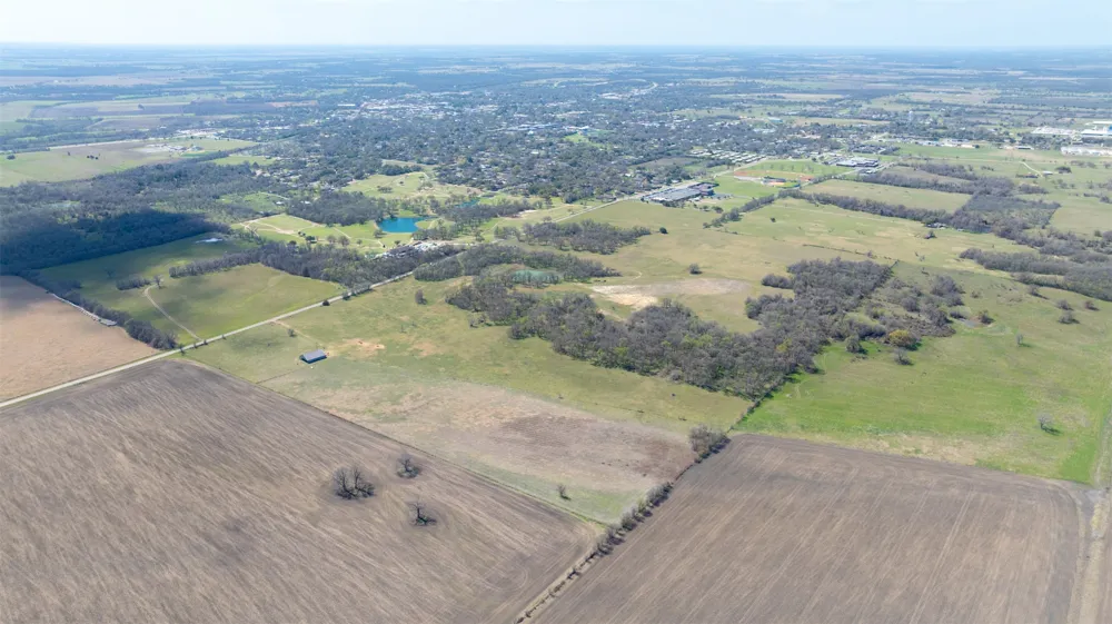 E 21st Street Cameron, TX 76520