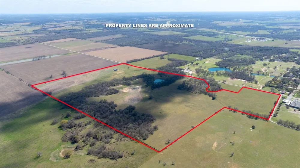 E 21st Street Cameron, TX 76520