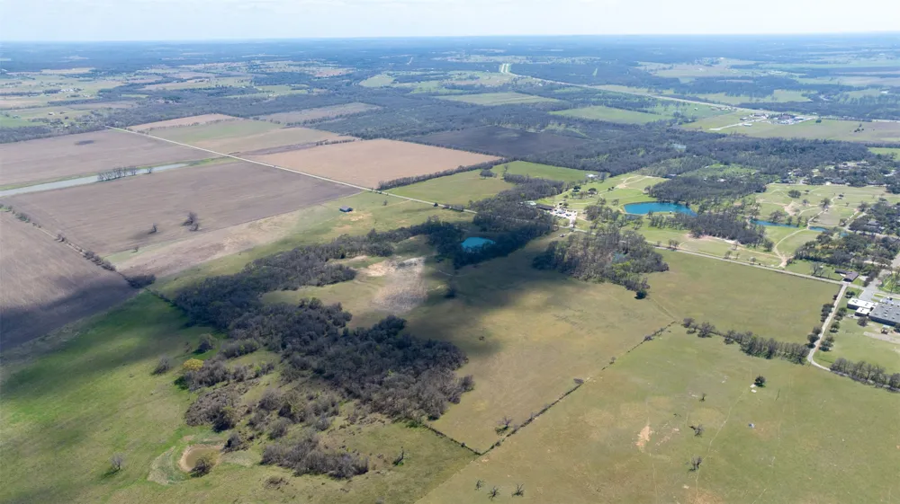 E 21st Street Cameron, TX 76520