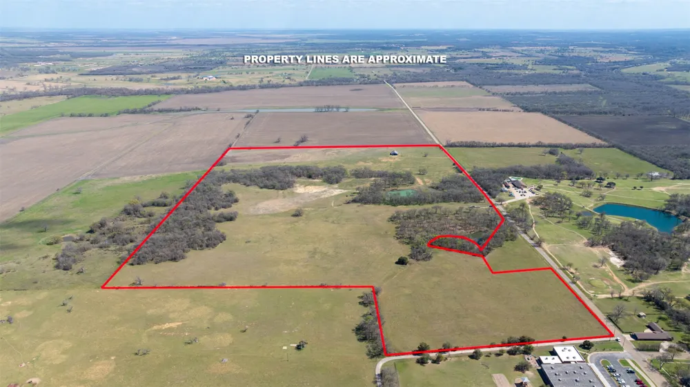 E 21st Street Cameron, TX 76520