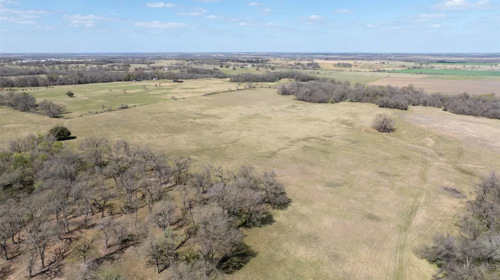 E 21st Street Cameron, TX 76520