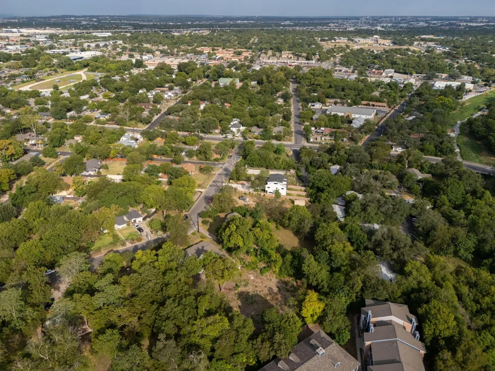 300 Pecan Drive Austin, TX 78753