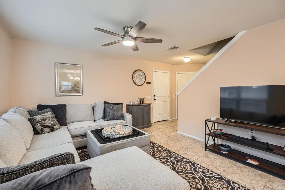 3504 Alpine Autumn Drive Austin, TX 78744