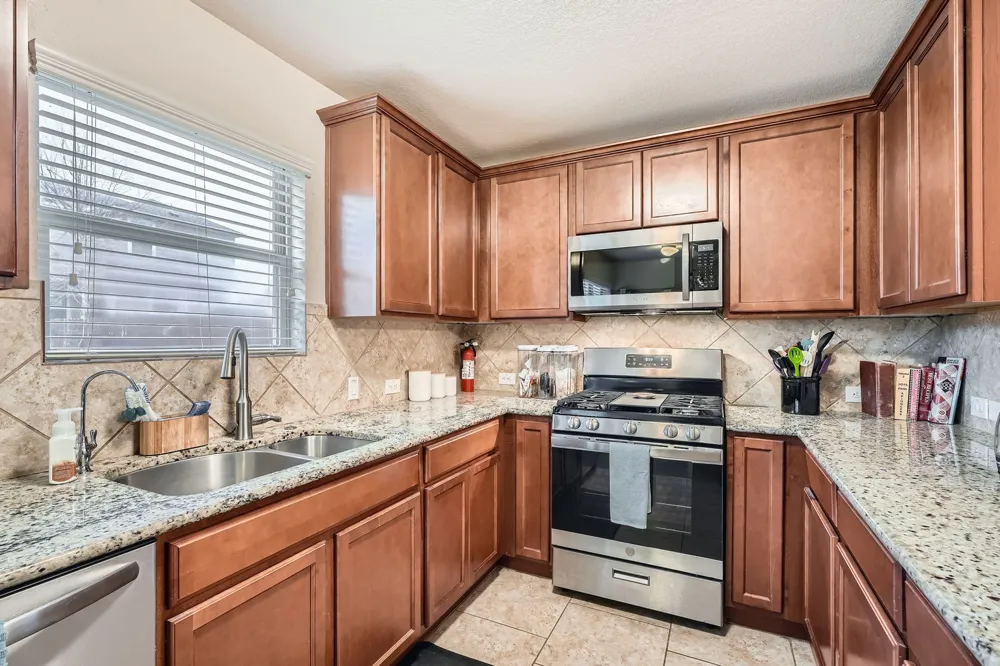 3504 Alpine Autumn Drive Austin, TX 78744