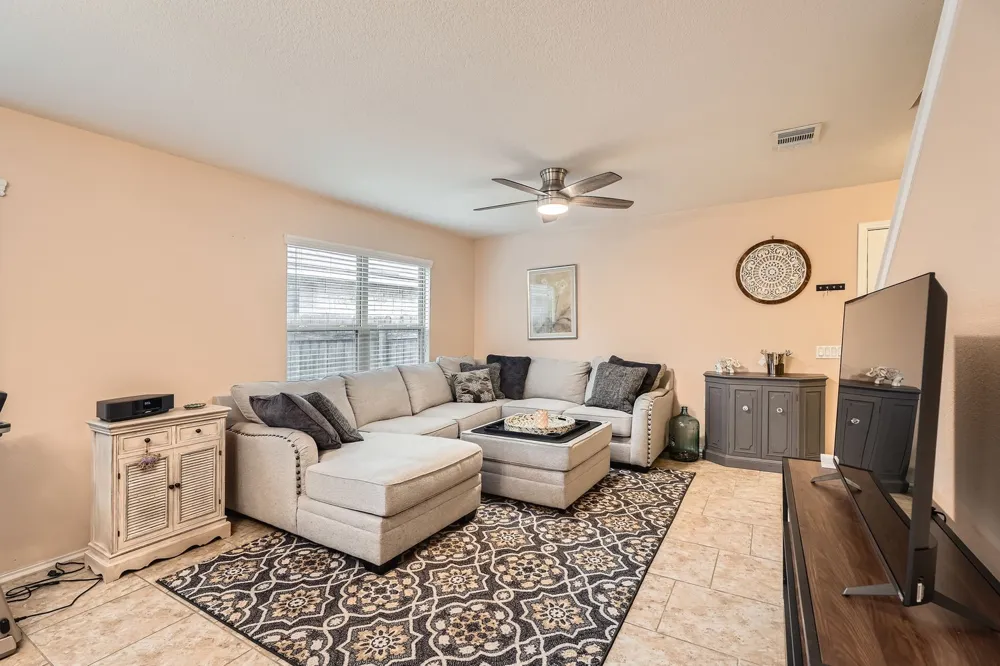 3504 Alpine Autumn Drive Austin, TX 78744
