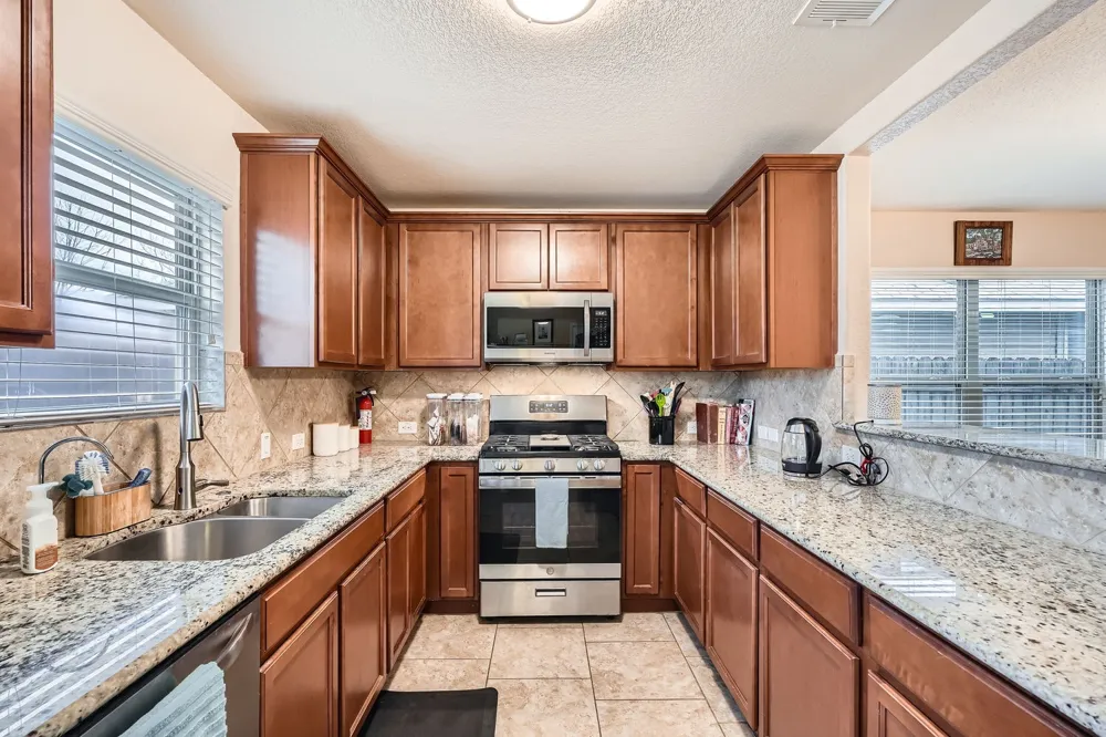3504 Alpine Autumn Drive Austin, TX 78744