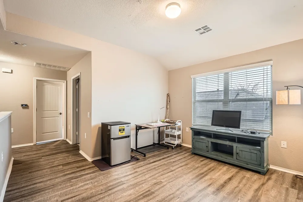 3504 Alpine Autumn Drive Austin, TX 78744