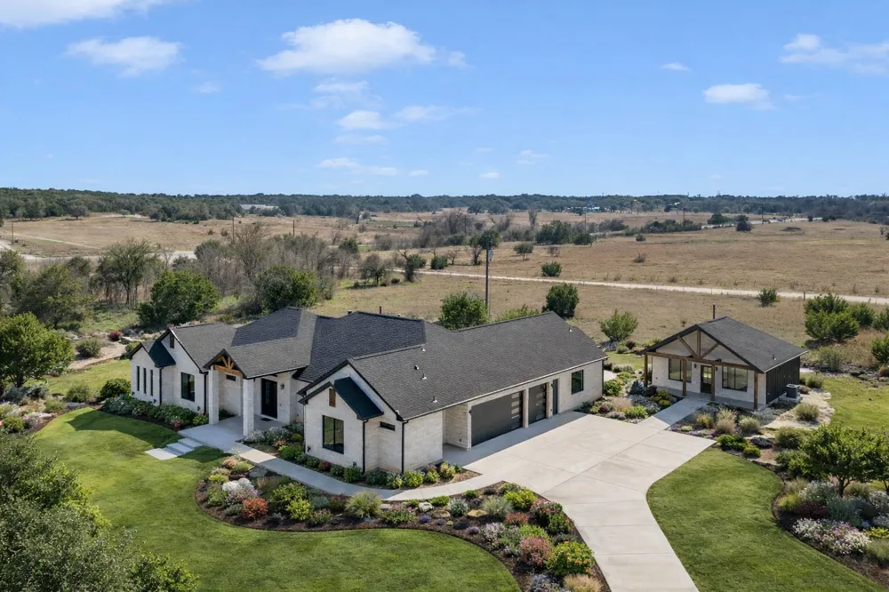 138 Cloudwood Ranch Road Briggs, TX 78608