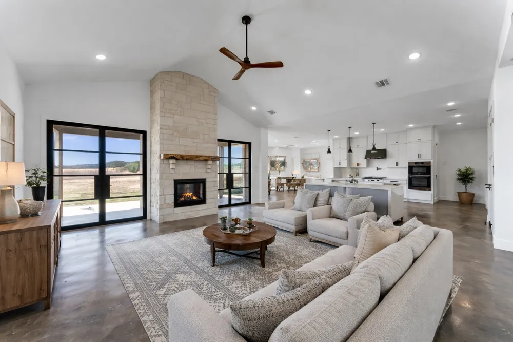 138 Cloudwood Ranch Road Briggs, TX 78608