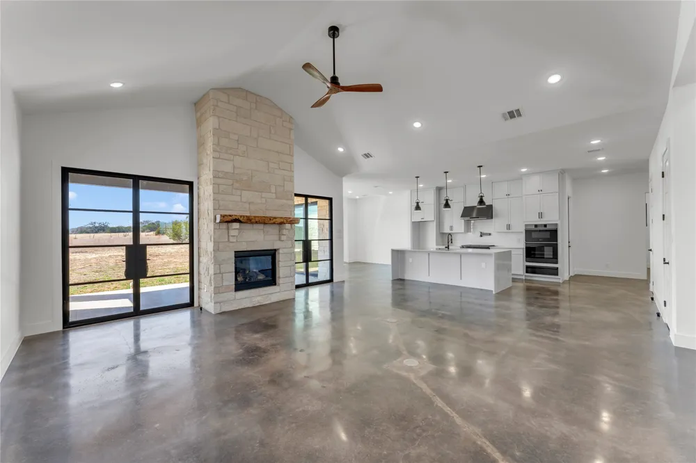 138 Cloudwood Ranch Road Briggs, TX 78608