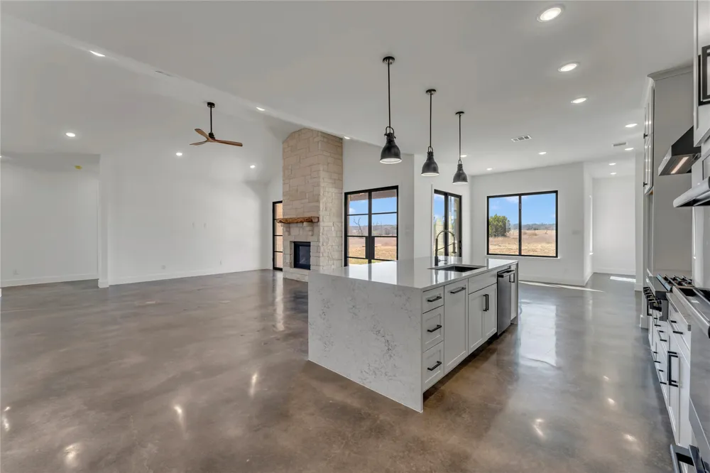 138 Cloudwood Ranch Road Briggs, TX 78608