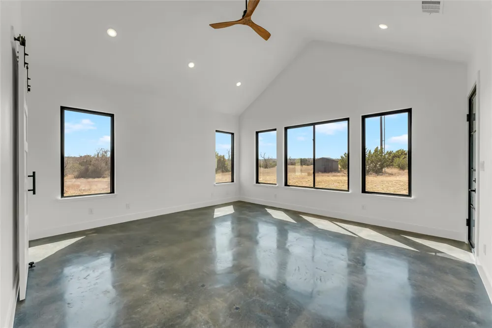 138 Cloudwood Ranch Road Briggs, TX 78608