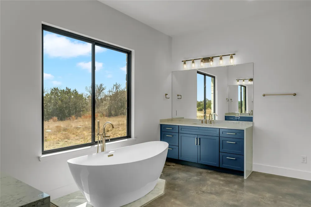 138 Cloudwood Ranch Road Briggs, TX 78608
