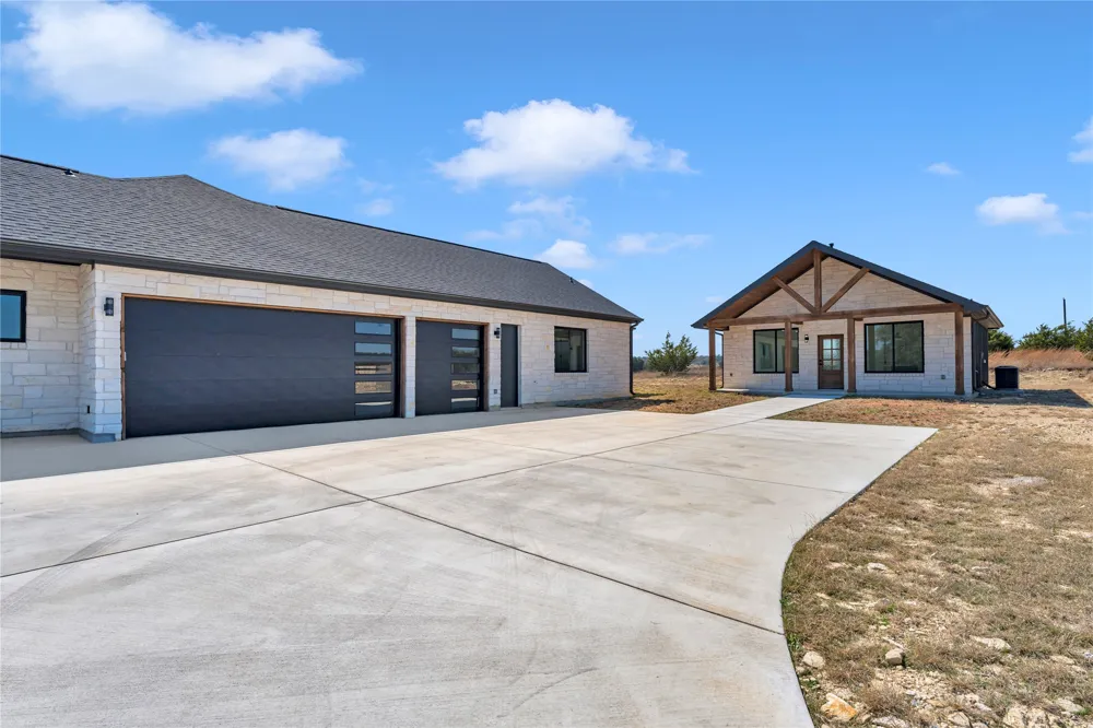 138 Cloudwood Ranch Road Briggs, TX 78608