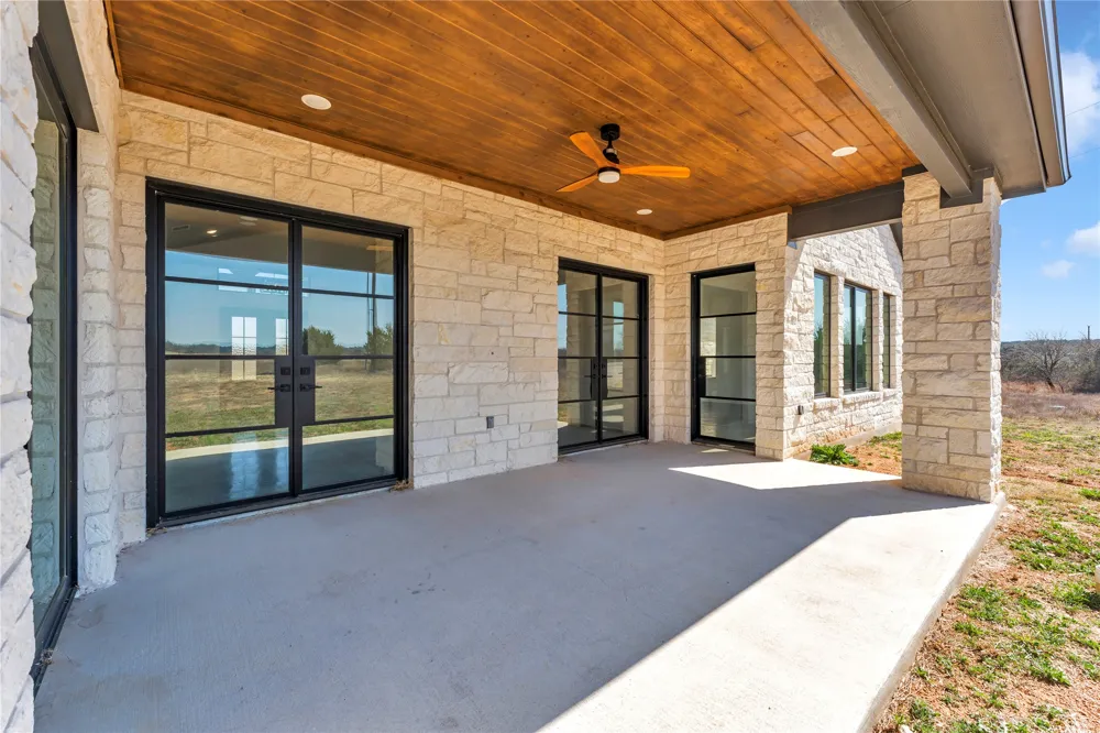 138 Cloudwood Ranch Road Briggs, TX 78608