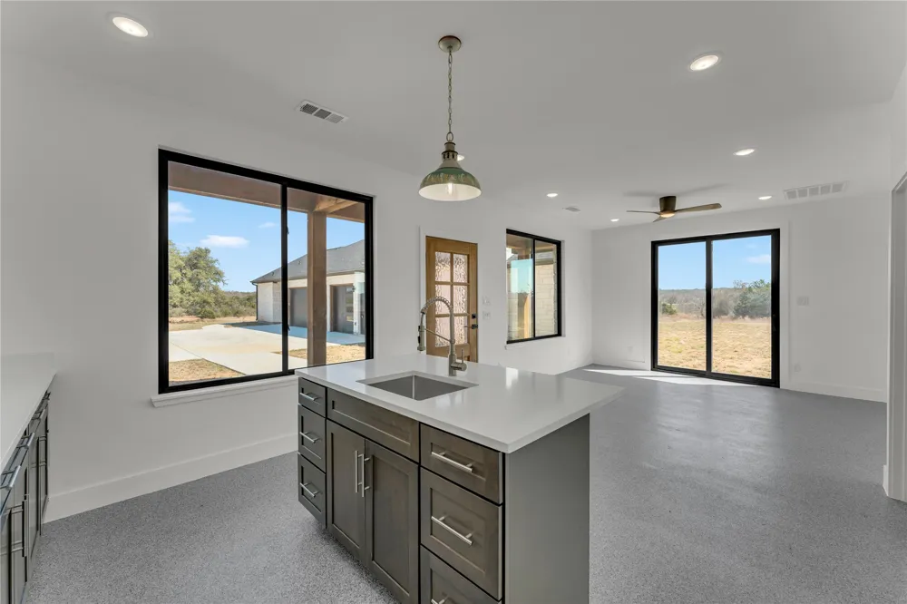 138 Cloudwood Ranch Road Briggs, TX 78608