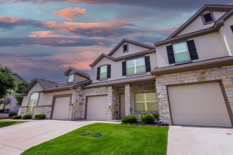 1416 Bichon Bend