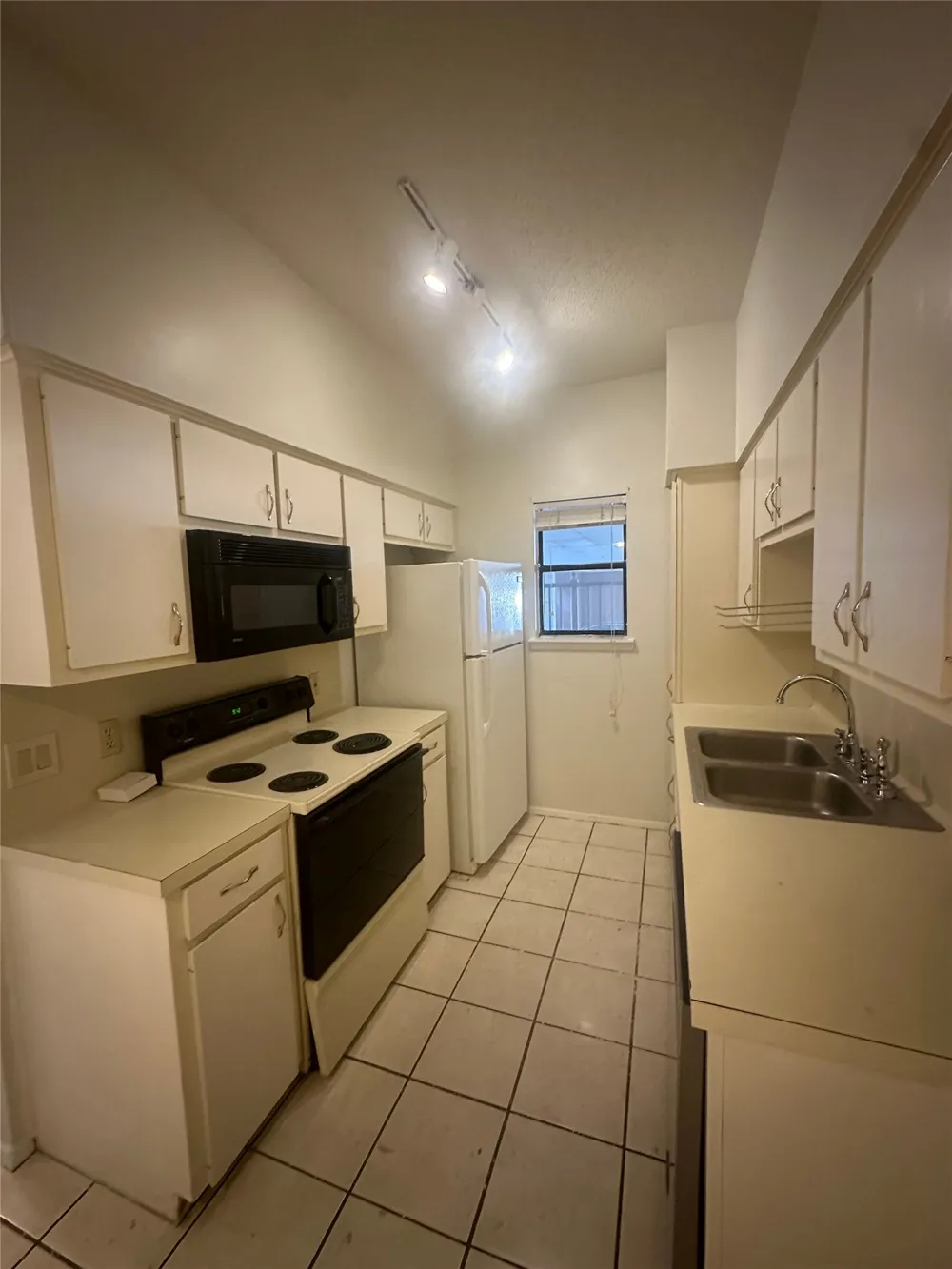 106 E 30th Street #101 Austin, TX 78705