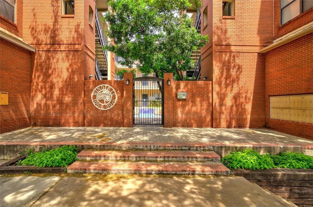 106 E 30th Street #101 Austin, TX 78705
