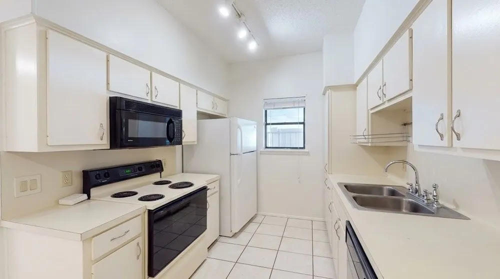 106 E 30th Street #101 Austin, TX 78705