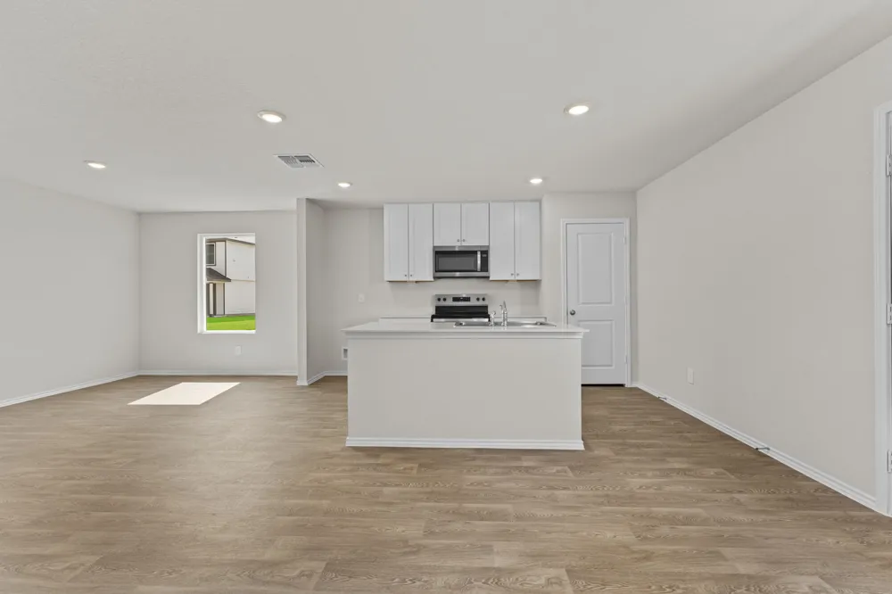 2203 LIONHEART DRIVE Luling, TX 78648