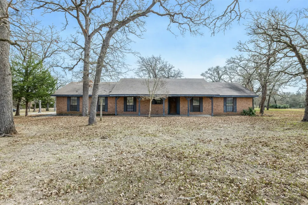 1196 Sherrill Lane Lexington, TX 78947