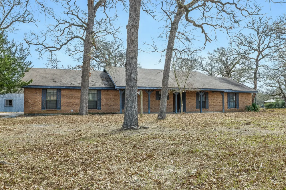 1196 Sherrill Lane Lexington, TX 78947