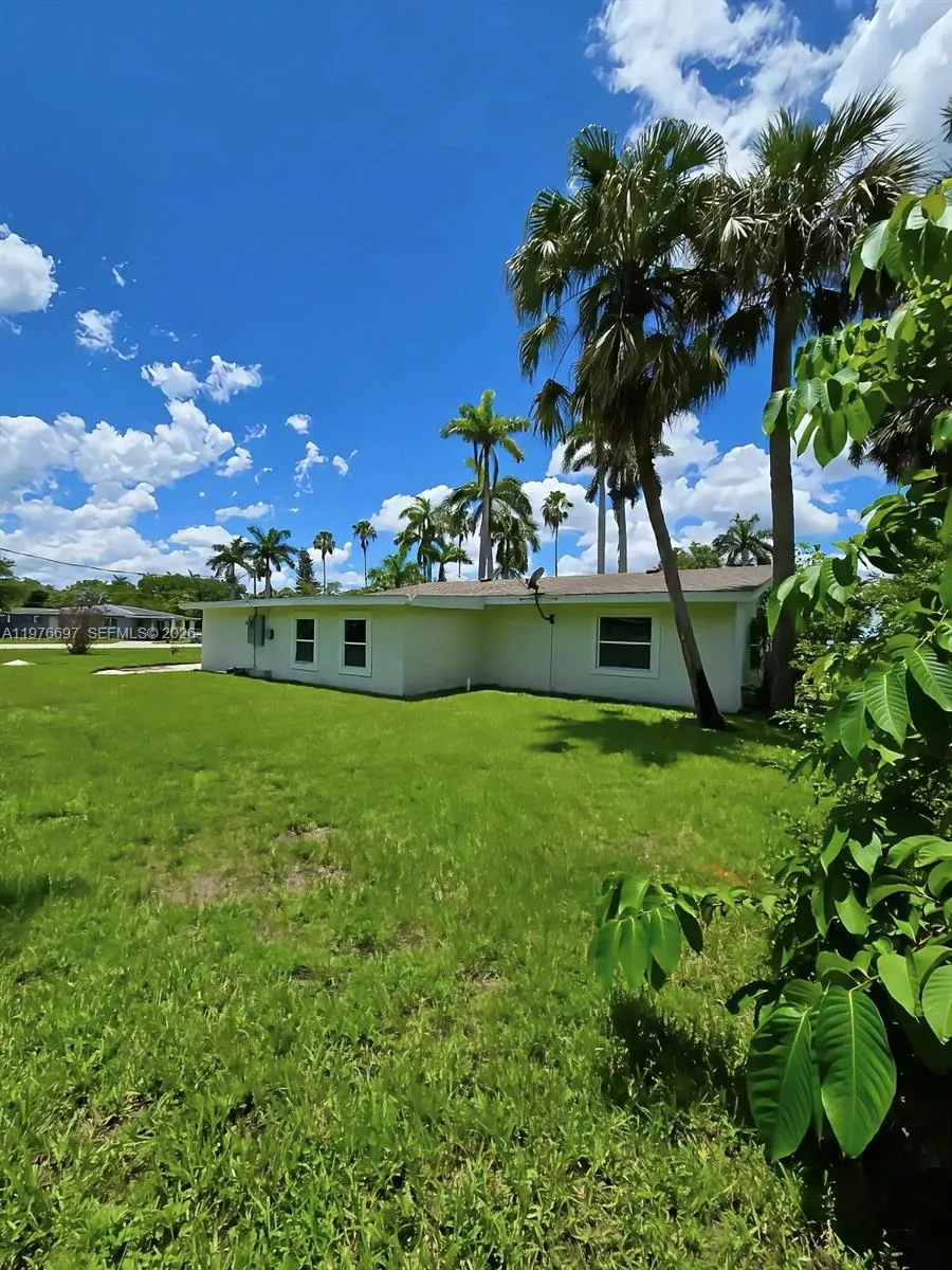 4438 E Riverside Drive Fort Myers, FL 33905