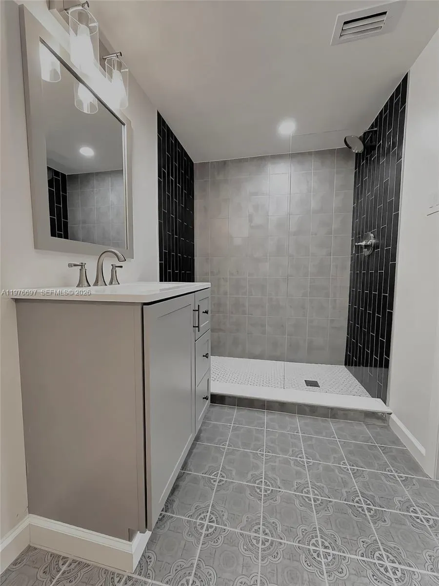 4438 E Riverside Drive Fort Myers, FL 33905
