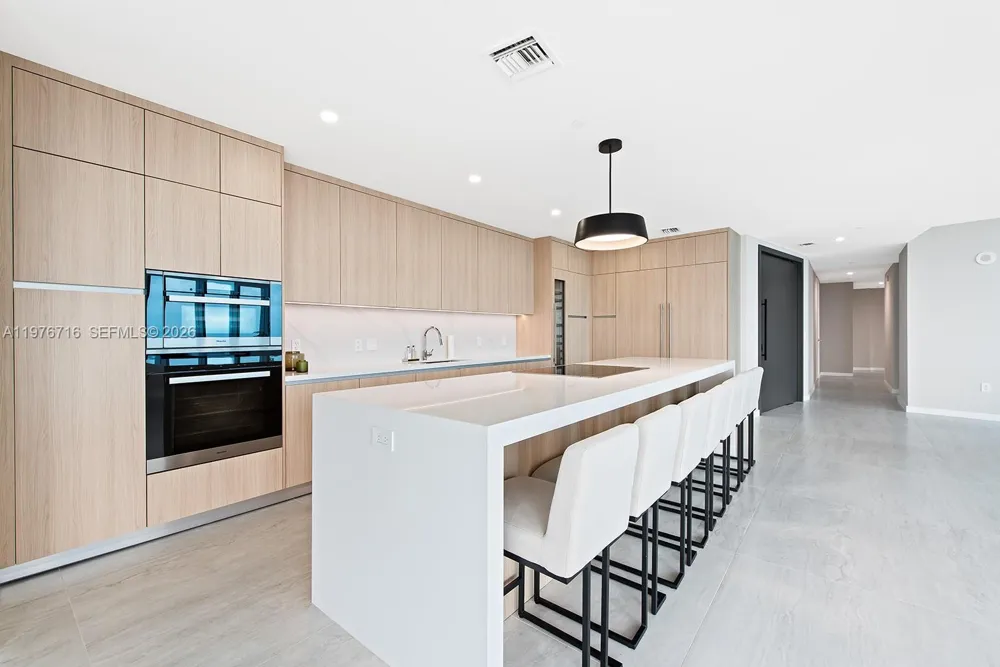851 NE 1st Ave #PH 5402 Miami, FL 33132