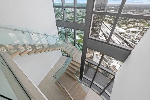 851 NE 1st Ave #PH 5700 Miami, FL 33132