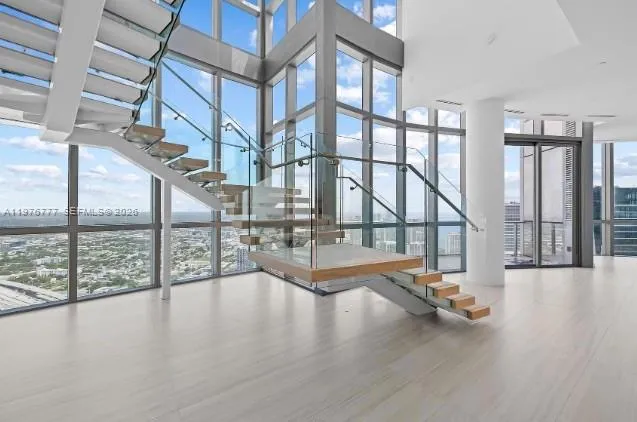 851 NE 1st Ave #PH 5700 Miami, FL 33132
