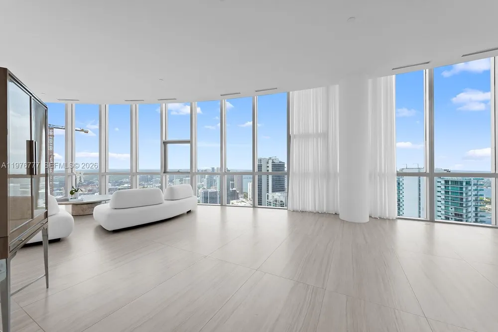 851 NE 1st Ave #PH 5700 Miami, FL 33132