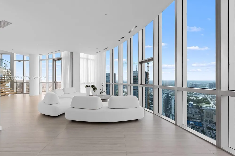 851 NE 1st Ave #PH 5700 Miami, FL 33132