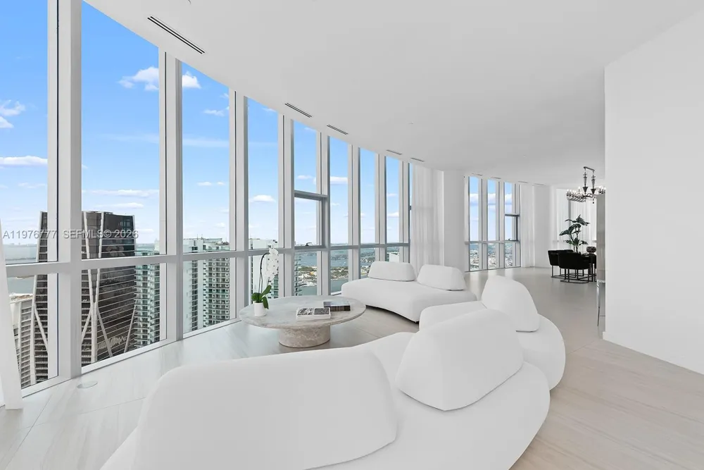 851 NE 1st Ave #PH 5700 Miami, FL 33132