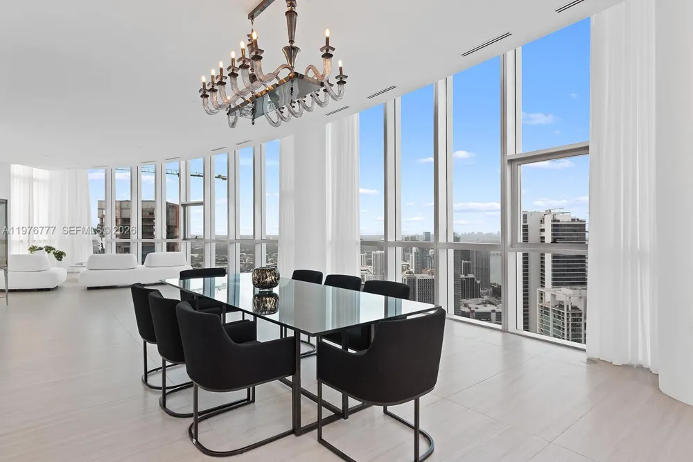 851 NE 1st Ave #PH 5700 Miami, FL 33132