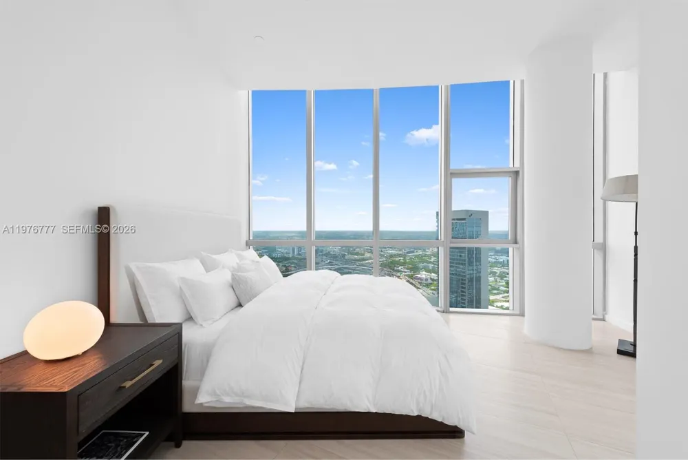 851 NE 1st Ave #PH 5700 Miami, FL 33132