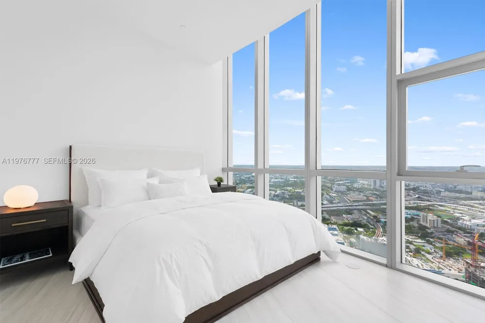 851 NE 1st Ave #PH 5700 Miami, FL 33132