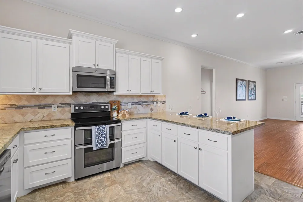 437 Pompano Street Bayou Vista, TX 77563