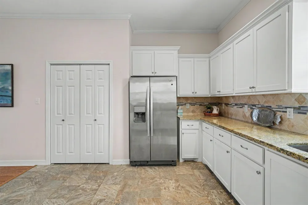 437 Pompano Street Bayou Vista, TX 77563