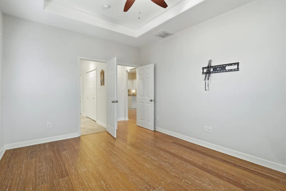 437 Pompano Street Bayou Vista, TX 77563