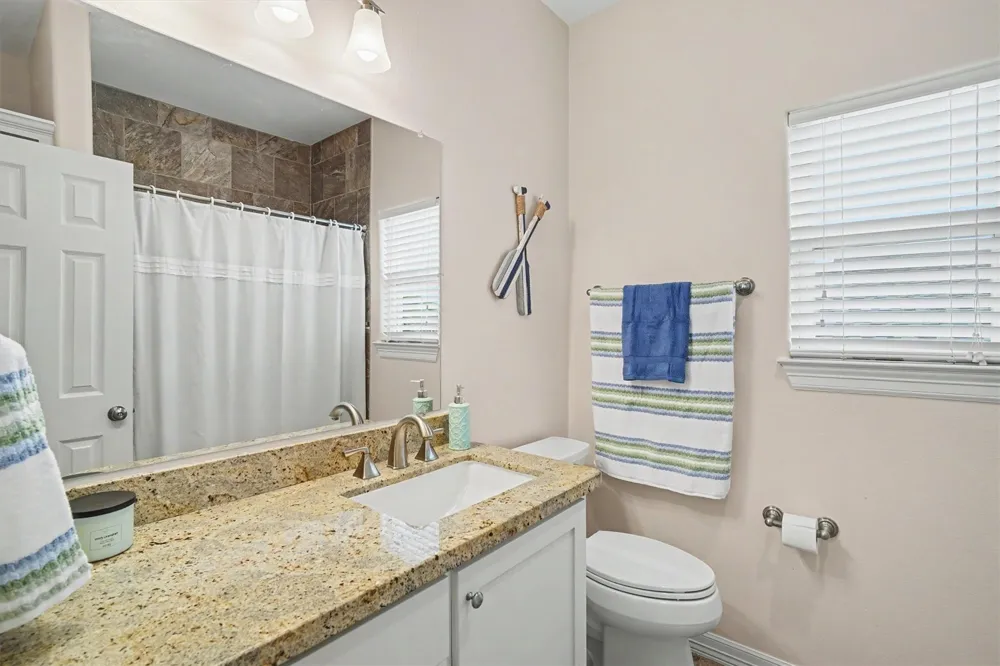 437 Pompano Street Bayou Vista, TX 77563