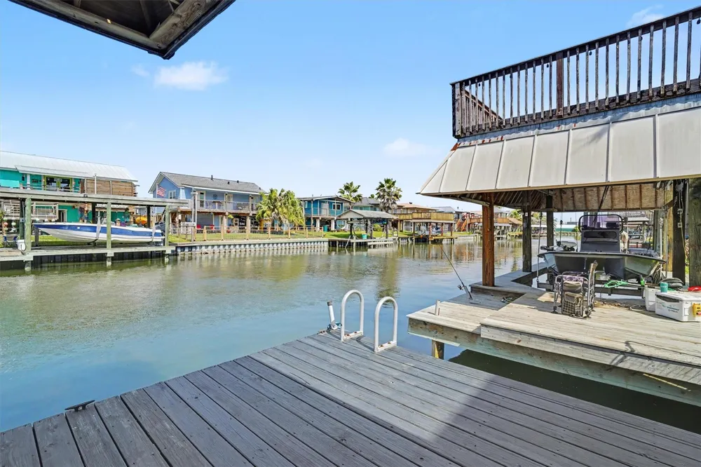 437 Pompano Street Bayou Vista, TX 77563