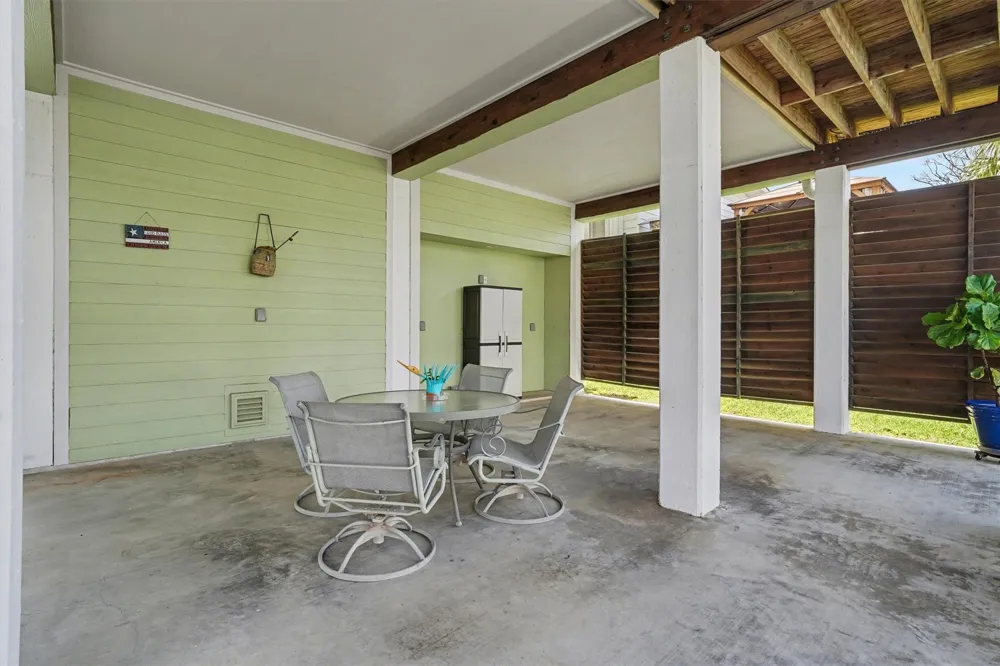 437 Pompano Street Bayou Vista, TX 77563