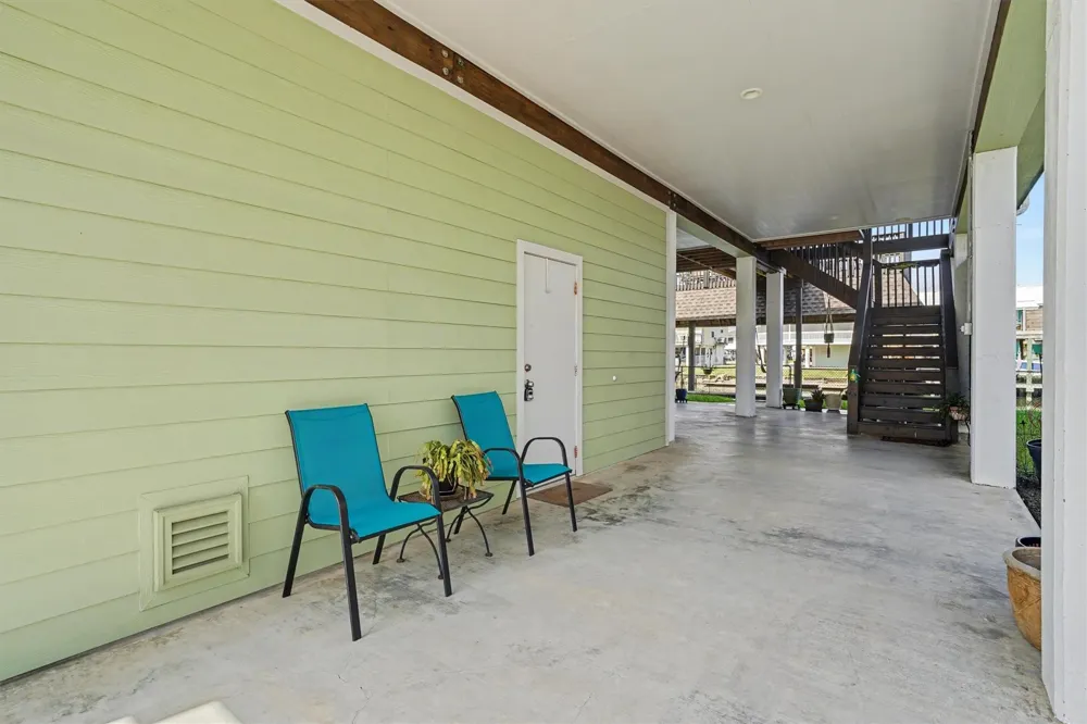 437 Pompano Street Bayou Vista, TX 77563
