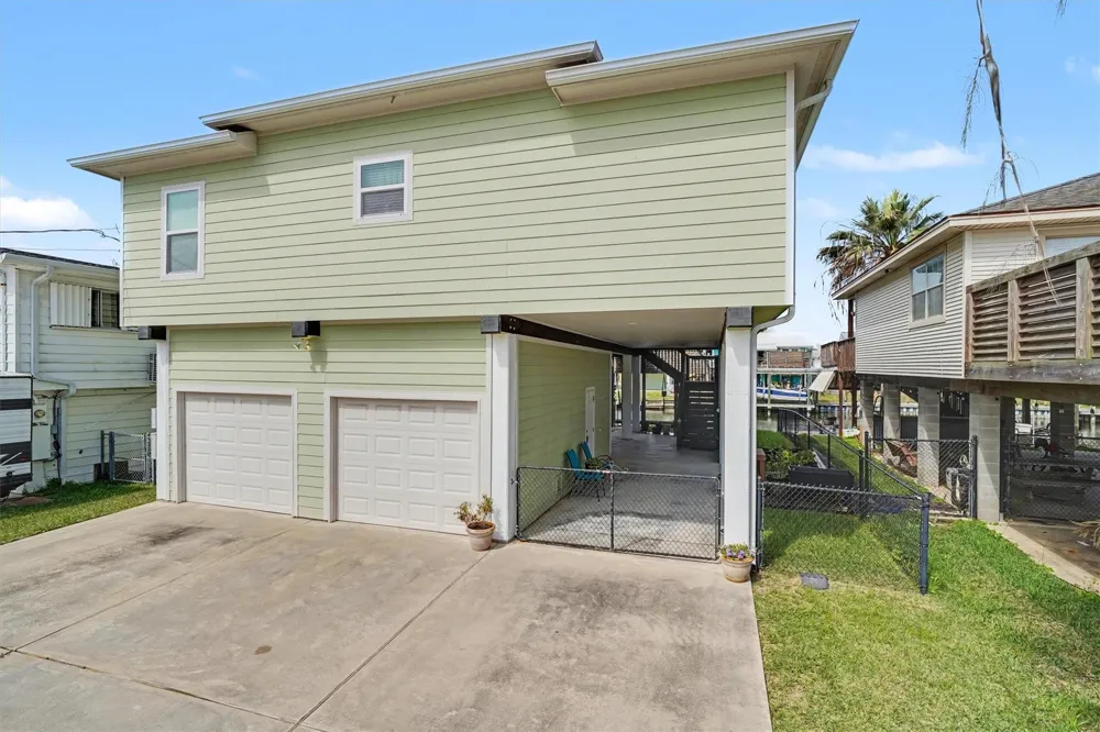 437 Pompano Street Bayou Vista, TX 77563
