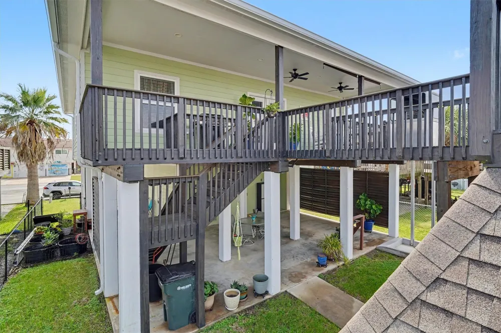 437 Pompano Street Bayou Vista, TX 77563